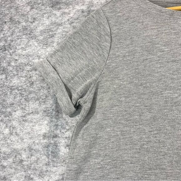 Cable & Guage Womens Grey Short Sleeve Crew Neck Front Pocketed Blouse Size M - Picture 6 of 12